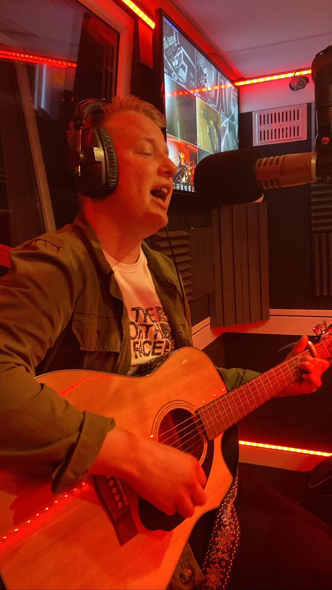 Thanks again to <a href="/rob_fiddaman/">Rob Fiddaman 🎧 🎙 📻</a> for having Ad and Jay on <a href="/thehitmix/">The Hitmix 107.5 FM</a> last night. If you missed it make sure to head over to The Hitmix website and check it out 🎧