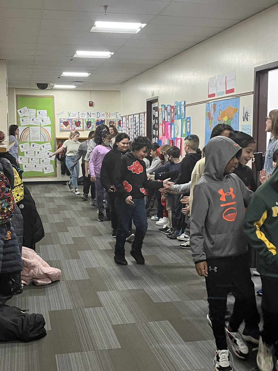 WAWMPershing's tweet photo. Today our younger students gave out high fives and cheers to our older students as they prepared to take their ELA tests this morning! @WAWMSchools #PershingProud #WAWMproud https://t.co/cxYsTG68KU