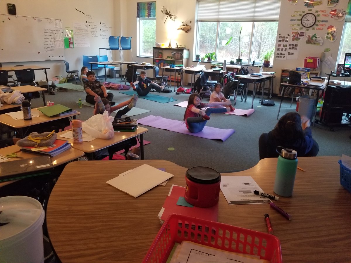 SugarloafRoar's tweet photo. Ms. Rainer's Yoga Cub Club members stretch out and keep on moving! #LeaderInMeLightHouseSchool #SugarloafRoar #WatchUsSoar https://t.co/xo08qEldAQ