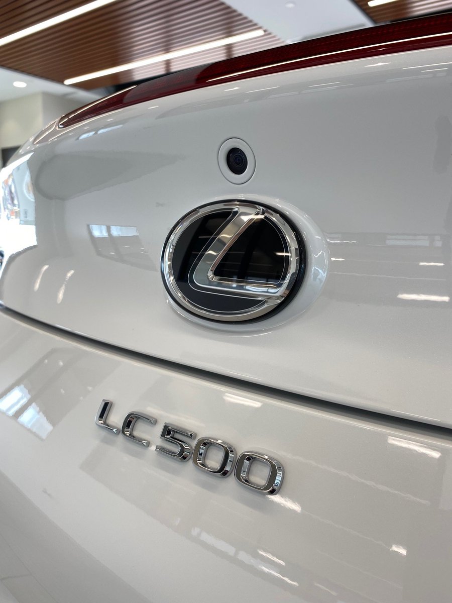 HarveyLexus's tweet image. This amazing new 2022 @Lexus #LCC #LuxuryConvertible in our brand new delivery area? #Stunning #LuxuryPerformance and an opportunity for you to #ExperienceAmazing #ByHarvey #GrandRapidsMI #SpringBreak #SpringFever #LuxuryCoupe #LexusCoupe #LexusLuxury #LexusConvertible #LexusLCC