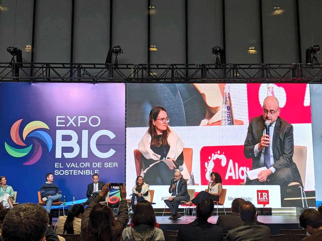 GBertrand_UE's tweet photo. Hoy participé en #ExpoBic con líderes y lideresas empresariales comprometid@s con el medio ambiente, la equidad de género y el empleo digno. El #EquipoEuropa seguirá apoyando a las empresas con propósito. Ustedes son la economía del futuro.

#EuropaCreeEnColombia 🇪🇺🤝🏼🇨🇴 https://t.co/FyrdxkQ8PW
