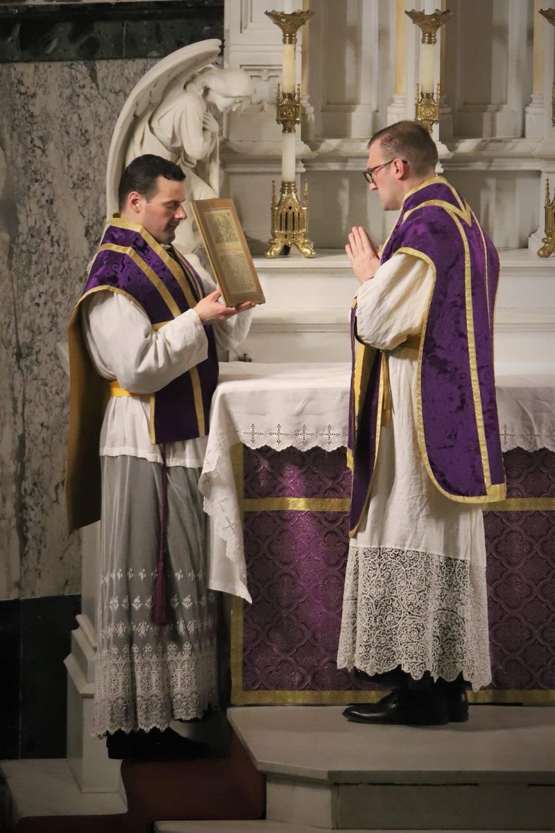 latinmassuk's tweet photo. Canon Altiere @ICKSP who was on the verge of death with Covid, has not only fully recovered, but was able to celebrate Mass for the first time since his hospitalization: a solemn Mass on Passion Sunday. Such wonderful news. https://t.co/ur2bDPgWQx