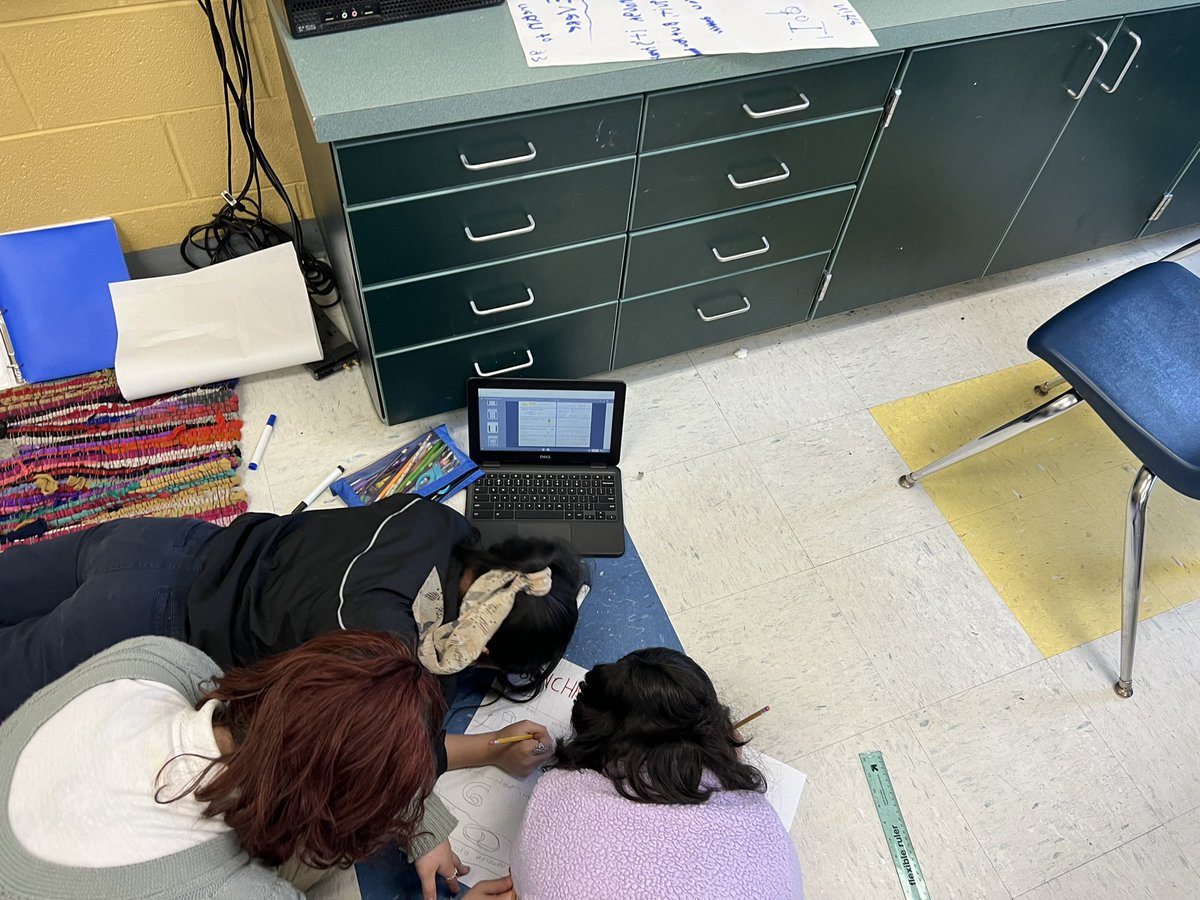 Small group instruction on point as 4th grade math scholars work in collaborative groups to complete tasks.  Thanks to our Math EIT, Mrs. Guy for all her commitment <a href="/PinkstonPride/">Pinkston Street Elementary</a> <a href="/OppCulture/">Opportunity Culture</a> #PinkstonStreet #Roaringconnections