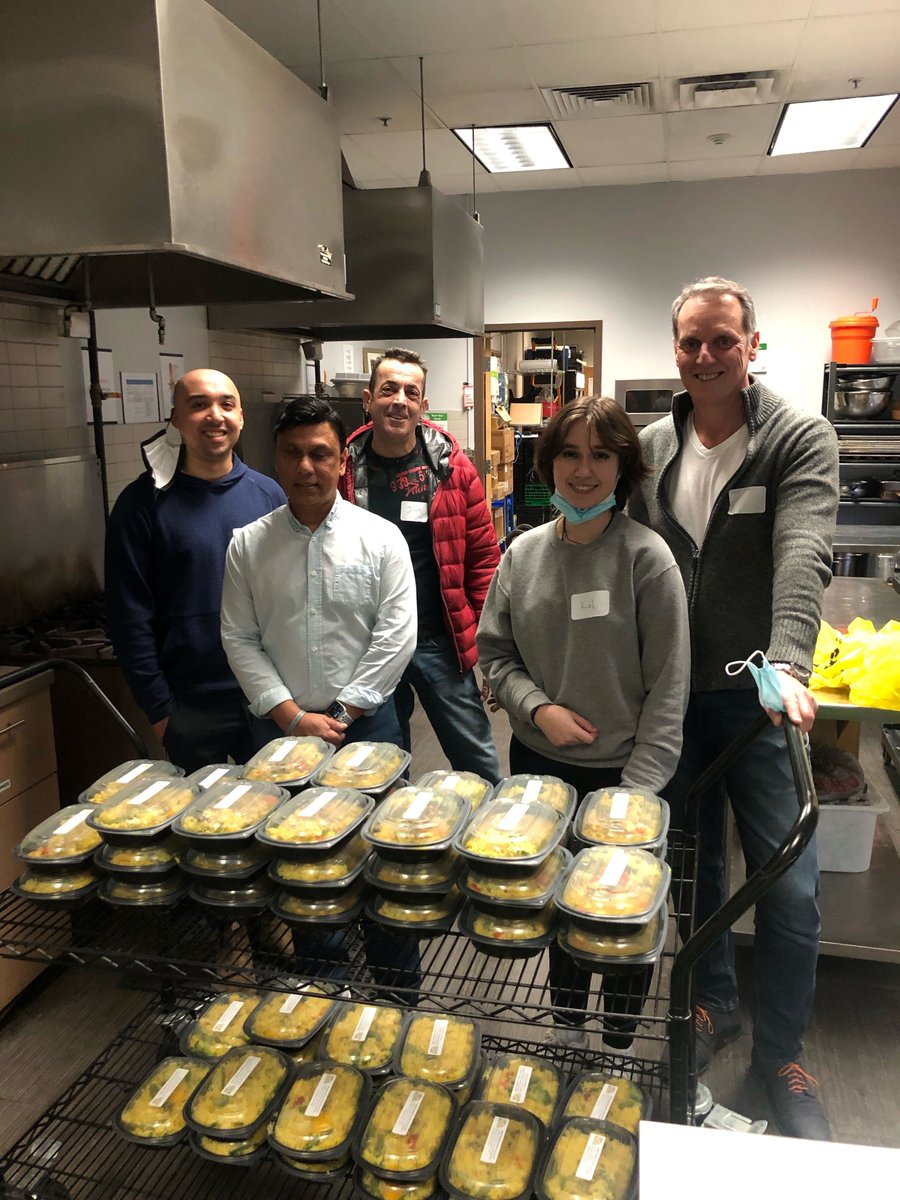 albrandstatter's tweet photo. Christian, Derek, Chef Giancarlo, and father-daughter team, Kal &amp; Robert cooking up some Chicken Curry at the Kerr Street Mission! We had an awesome time working together to give back to the community! #VolunteeringMatters 🙌 https://t.co/L1jOl2Ir19