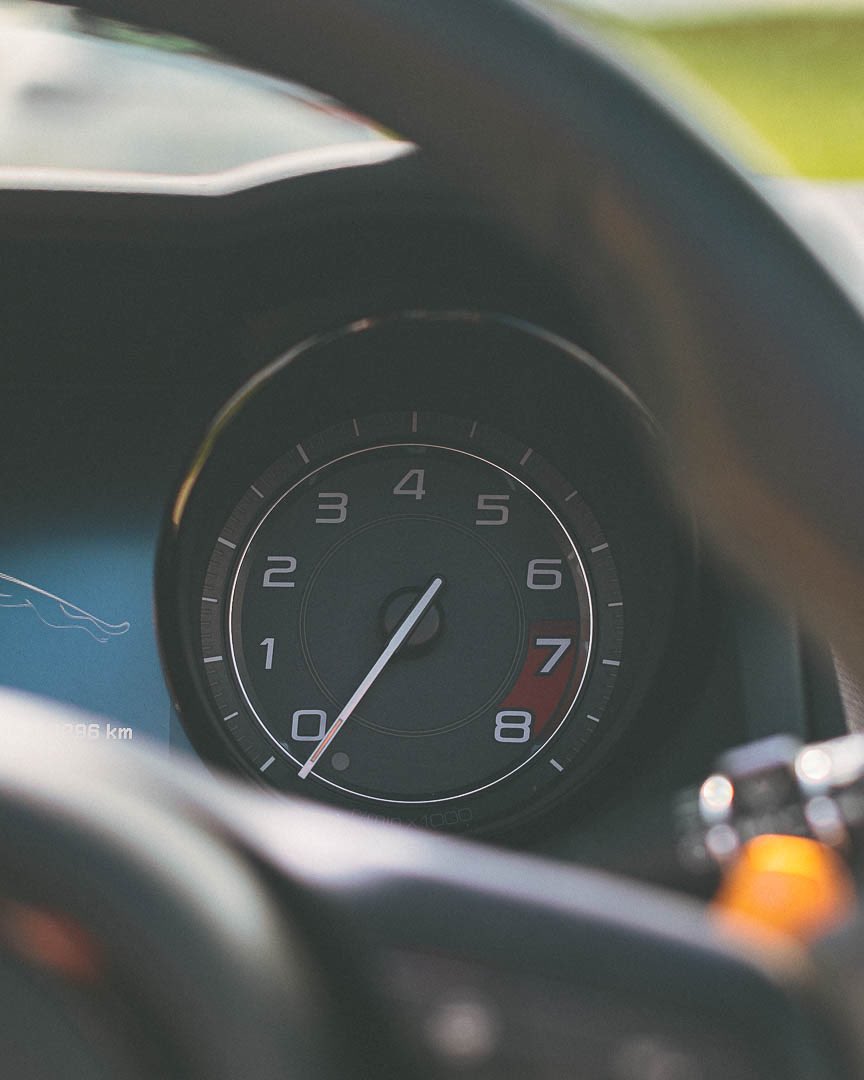 LAB_Officiel's tweet photo. Une Jaguar, un V8 Supercharged et les cheveux au vent… ☀️
-
#jaguar #jaguarftype #v8 #voituredesport https://t.co/2qSa5TcJ9Y