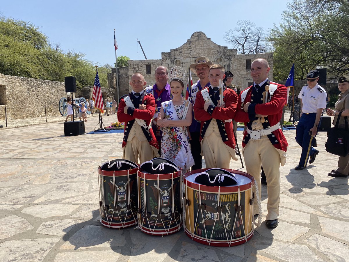 leahgarton_pao's tweet photo. Learn more about today’s Army Day at the Alamo and #milsupport to @FiestaSA on @KENS5 tonight at 6:00 p.m. with @JohnEvans1988 from @USArmyNorth #VivaFiesta #VivaArmy https://t.co/wT2hIZklV6