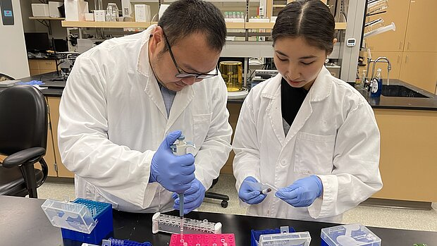 MikeKesslerPhD's tweet photo. Shout out to Professor Dali Sun, one of our rising stars in the @NDSUEngineering, and his research team for their $400,000 grant from the National Institutes of Health to study new ways to find and treat pancreatic cancer.
#GoBisonEngineering
https://t.co/Tpx66mZ9XD https://t.co/7D82Me0DPa