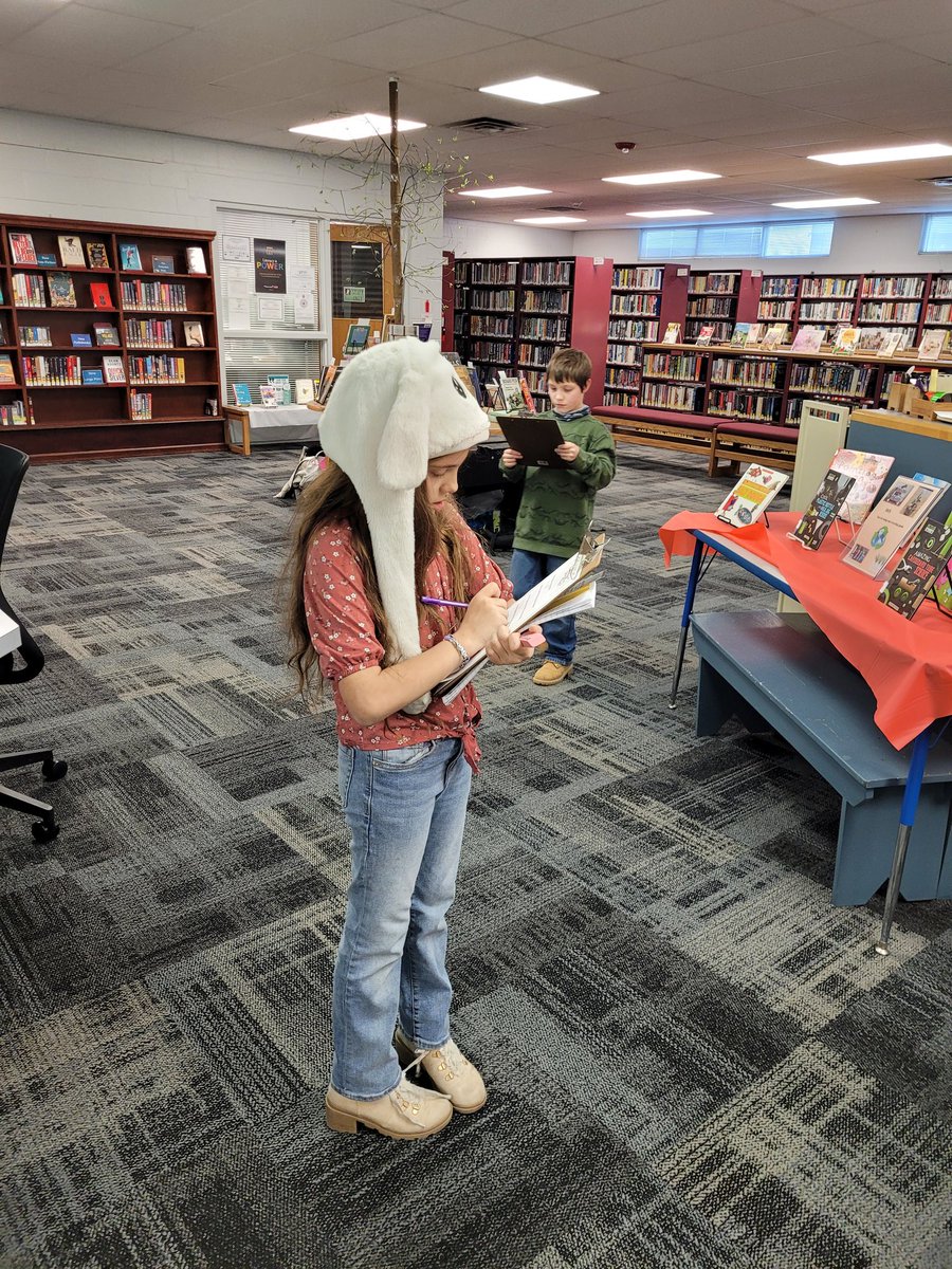 CEColeArt's tweet photo. Miss Melissa at the @MuhlenbergLib treated our #cecole #springstyle students to a super fun library scavenger hunt. Great job everyone! https://t.co/fqRXgi0rCJ