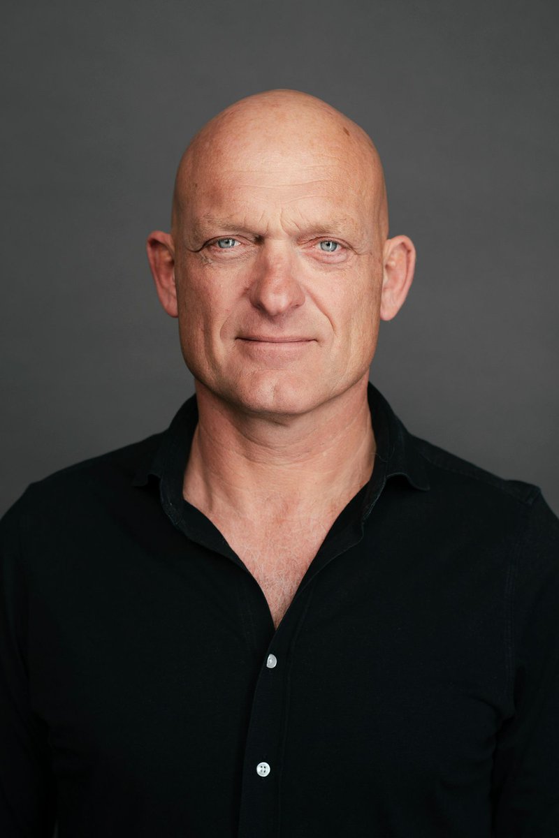 Gerard van der Krogt schreef een boek over een bijzondere gebeurtenis die zijn leven veranderde. Bij een verkeersongeluk in Australië verloor de Rotterdammer zijn moeder en bijna zijn vader. Daarover praat hij straks om 12 uur ik de RUR Lunchbreak met <a href="/JanDirkStouten/">Jan Dirk Stouten</a>.