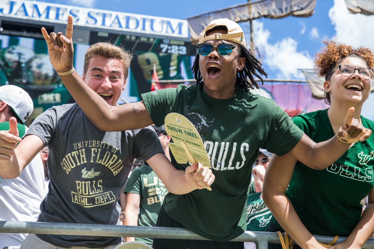 USFAthletics's tweet photo. We can't wait to see all of this energy back at Ray Jay this Saturday! 

Gate's open at 5pm for a FREE and fun filled night!

#HornsUp🤘| #USFSpringGame https://t.co/wCVjKPpRoC