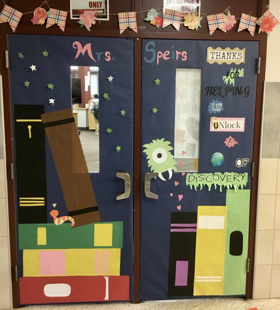 LibraryAustinMS's tweet photo. @Austin_Broncos Thank you @luv2read_ for decorating the library doors! #AMSPride #TeacherReader #Talented #Artist https://t.co/PlUD17K0Um