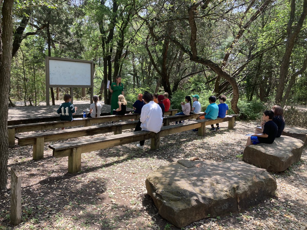 OHE4th's tweet photo. It was a beautiful day for outdoor learning! Our scientists loved learning more about ecosystems and observing food chains in action! @OakHillElem @AISDElementary @AustinISD_STEM https://t.co/Km5HK4VUTp