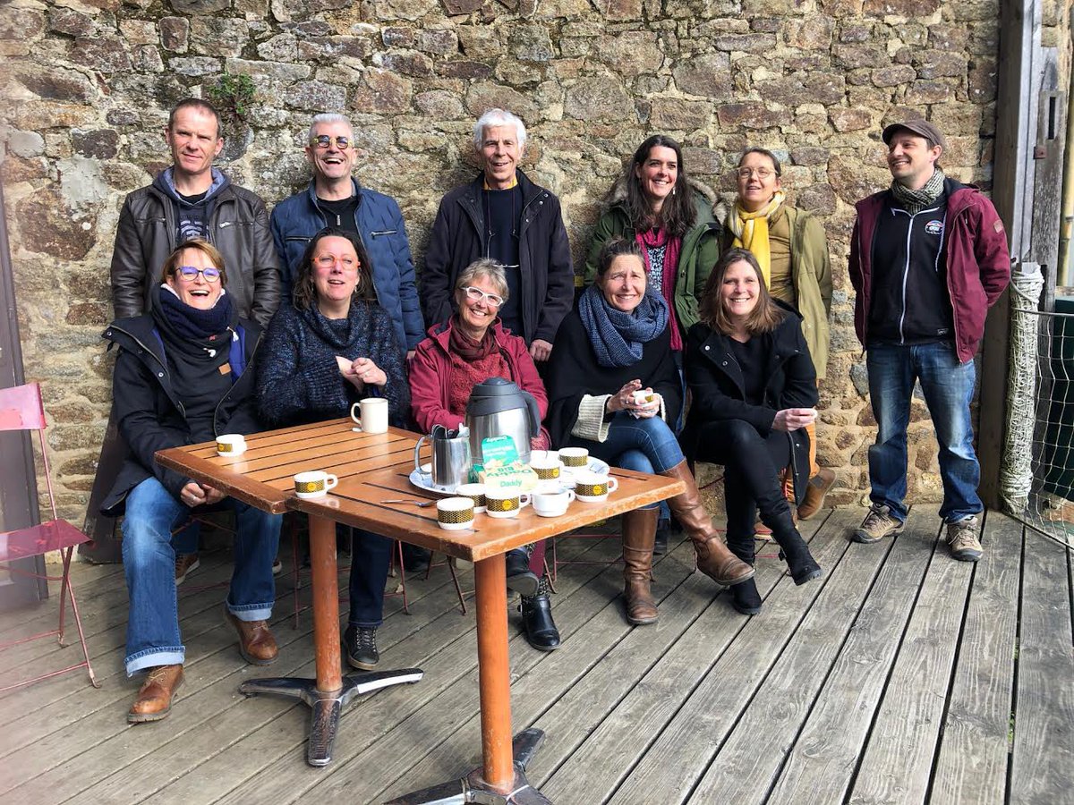 L'assemblée générale couplée au 9e anniv de #CEQUINOUSLIE s'est joyeusement déroulée samedi dernier. 
Le nouveau CA* et les commissions st à votre écoute pour imaginer un mieux vivre ensemble, faciliter les rencontres par les échanges de savoirs et l’intelligence collective.