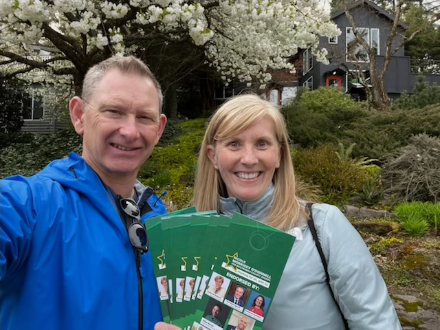 My first canvas is complete! We were out this weekend knocking on doors and talking to community members about my race for Multnomah County Sheriff. I look forward to continuing to meet voters in the last six weeks before election day on May 17th. https://t.co/PnpjwgF0N7