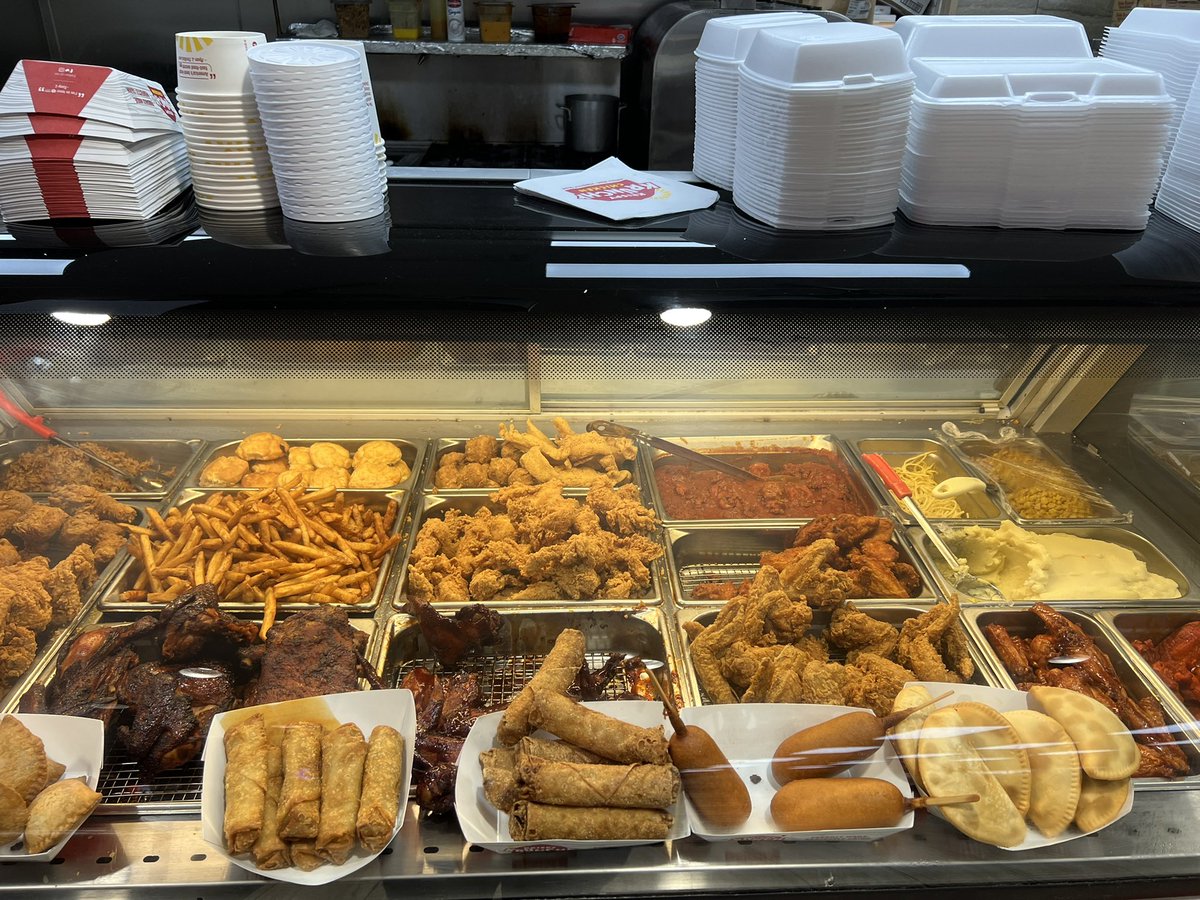 HimStillOvaThr's tweet image. Nobody:

Louisiana gas stations