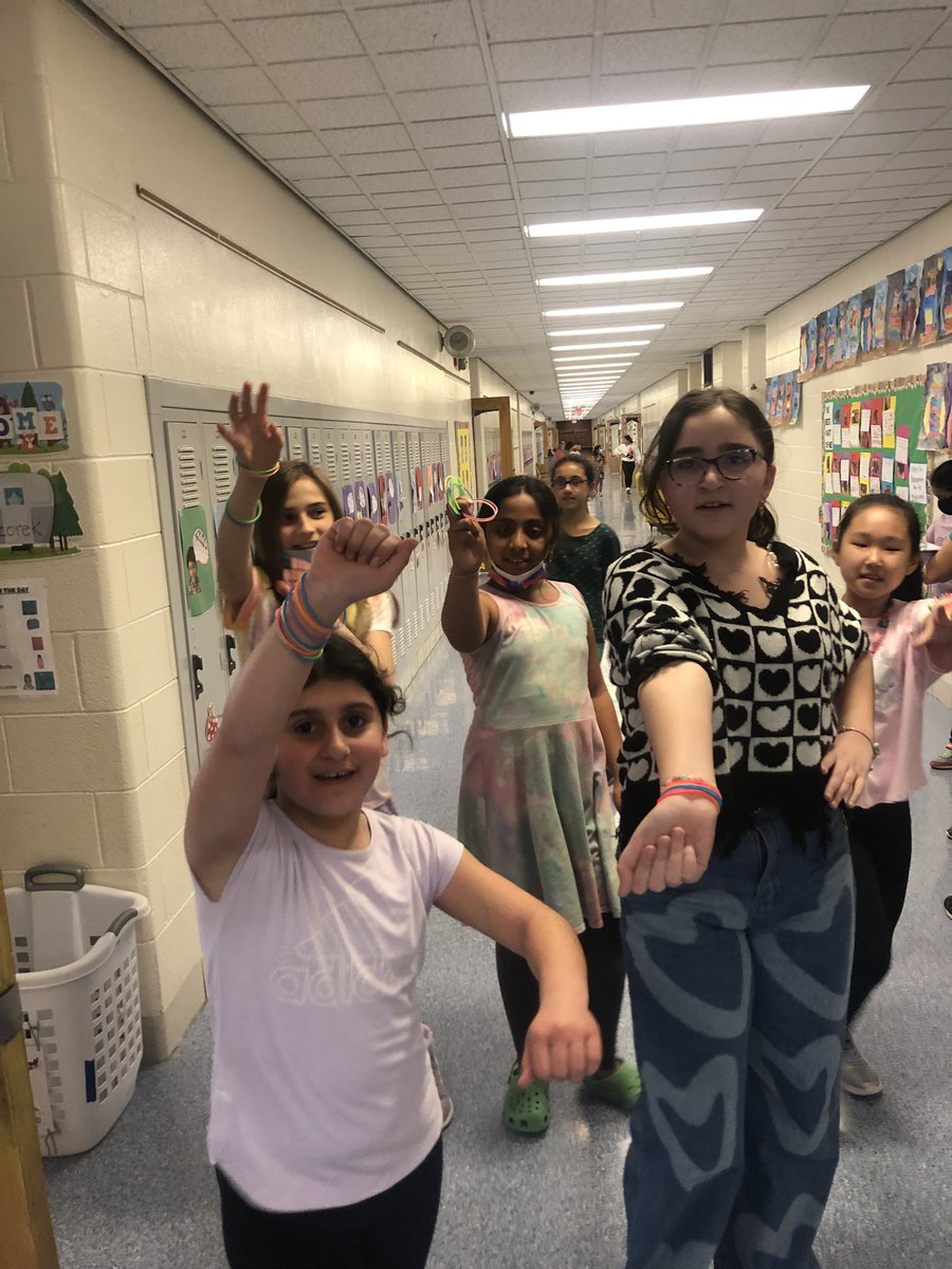 Girls on the Run @ Mark Twain! <a href="/GOTR_Chicago/">Girls on the Run-Chicago</a> <a href="/EastMaine63/">EastMaine63</a> <a href="/MarkTwainD63/">Mark Twain School</a>