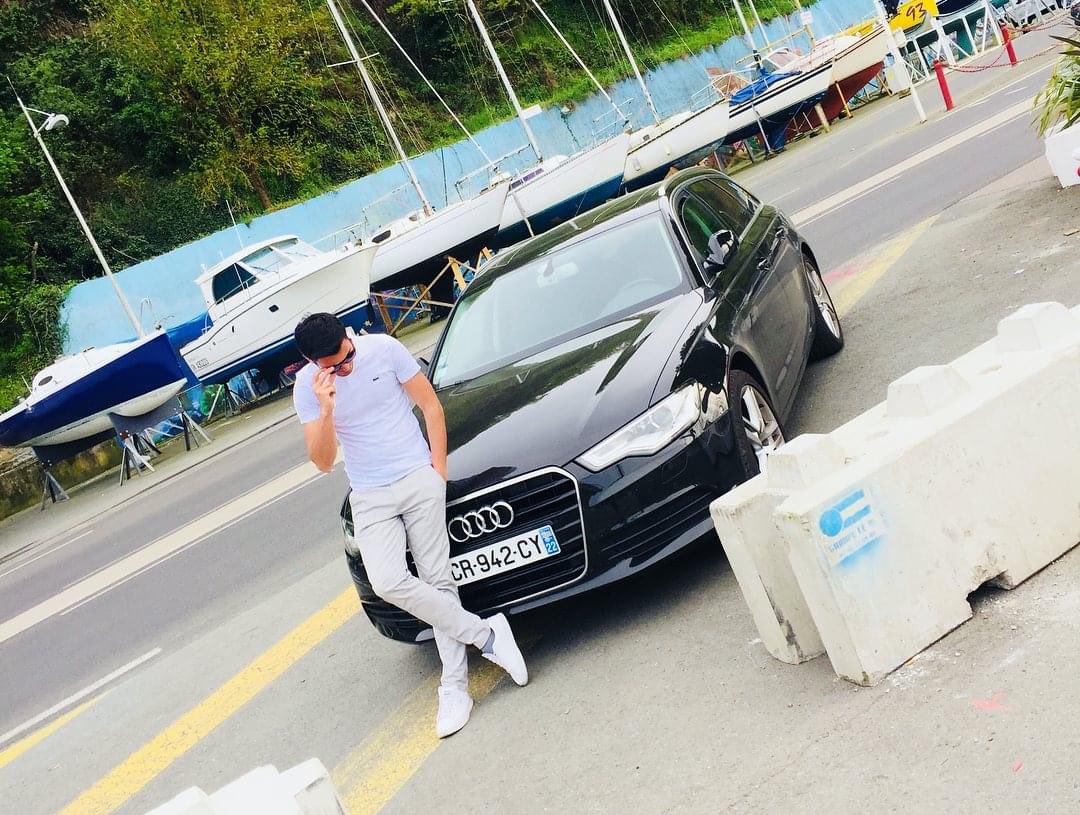 Tanısanız seversiniz dicem de lüzüm yok.Uzaktan hayransınız zaten.