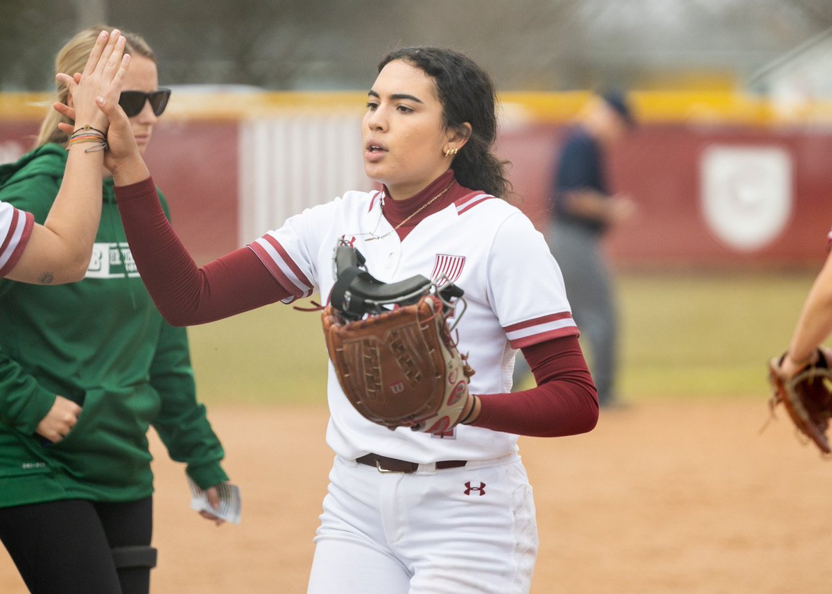 ColgateSoftball's tweet photo. Special shoutout to Mia Edwards. 

Her 1️⃣6️⃣ strikeouts in Game 1 against Binghamton is a new single-game record. 

And she did it in her ninth career start! 

#GoGate https://t.co/zOkygjE9tI