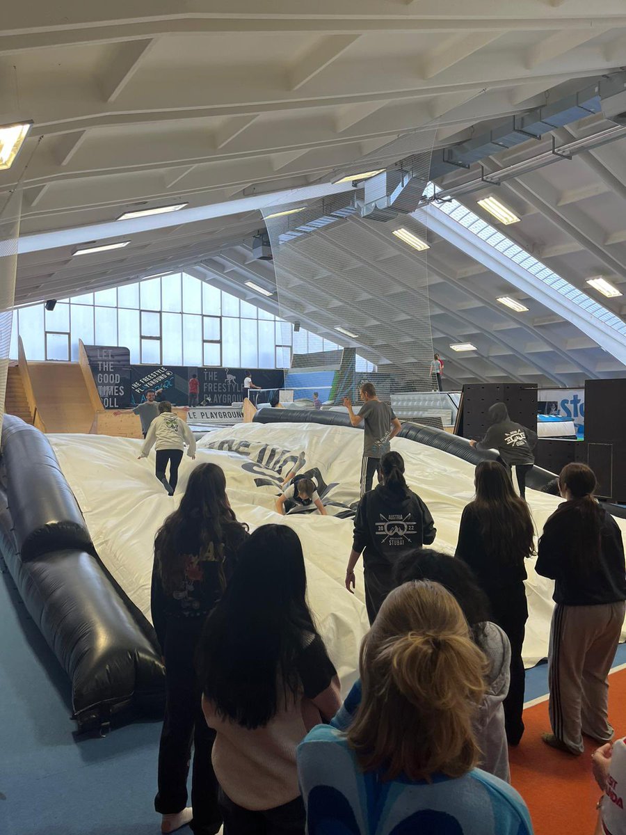 wrenski2022's tweet photo. Tumbling tracks and air bags https://t.co/b0ARl92uqz