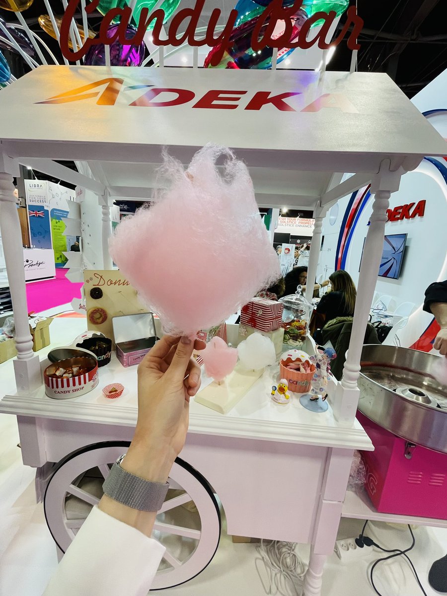 betuull_b's tweet image. Dünyanın en büyük kozmetik hammadde fuarındayız. Bir kez daha dedim ki iyi ki kozmetik. Şu şekerliğe şu güzelliğe bakar mısınız.. Bu satırları  yorgunluktan bayılmış olarak yazsam da burası bi harika… #incosmetics