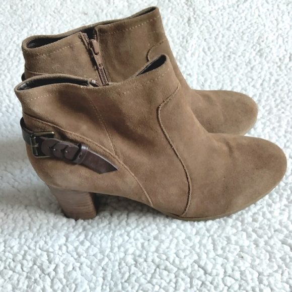 Panda_b3ar's tweet photo. So good I had to share! Check out all the items I'm loving on @Poshmarkapp #poshmark #fashion #style #shopmycloset #cache #ghbassco #adriannapapell: https://t.co/8Ug8NFi1Lq https://t.co/ZtKsKCKbLW