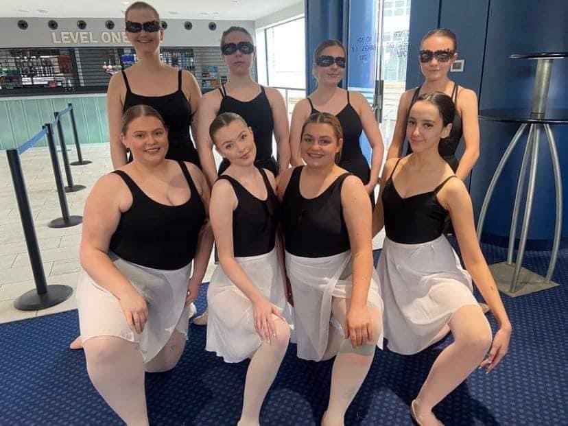 Ballet competition team 2021/22🩰 “Shadows” Exploring the idea of good vs evil with the dancers shadowing each other. GHGH placing - 6th LJMU placing - 7th