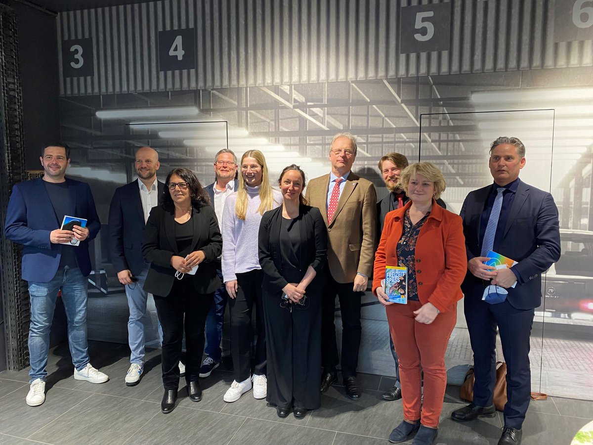 Die AG Tourismus der <a href="/spdbt/">SPD-Fraktion im Bundestag</a> unter Leitung von Stefan @Zierke ging gestern auf Zeitreise bei TimeRide Berlin. Die VR-Tour bildete das Auftaktprogramm für den spannenden Austausch mit dem <a href="/VDFU_eV/">Die Freizeitwirtschaft - VDFU e.V. 🎡🎢 🎠</a> zu den aktuellen Herausforderungen der #Freizeitwirtschaft. Los geht's!