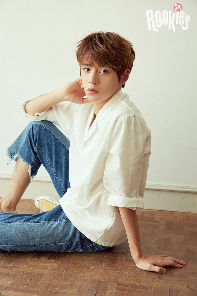 LUMISUNION's tweet photo. Five years ago today #LUCAS was introduced as a new member of SM Rookies. We’re always proud of how far you've come, Lucas🦁💛

Let’s appreciate lucas today with your kind words✨

5 YEARS WITH LUCAS
#5YearsWithLucas
#0406루카스공개5주년
#黄旭熙0406公开五周年 https://t.co/dbIrJ8L0rd