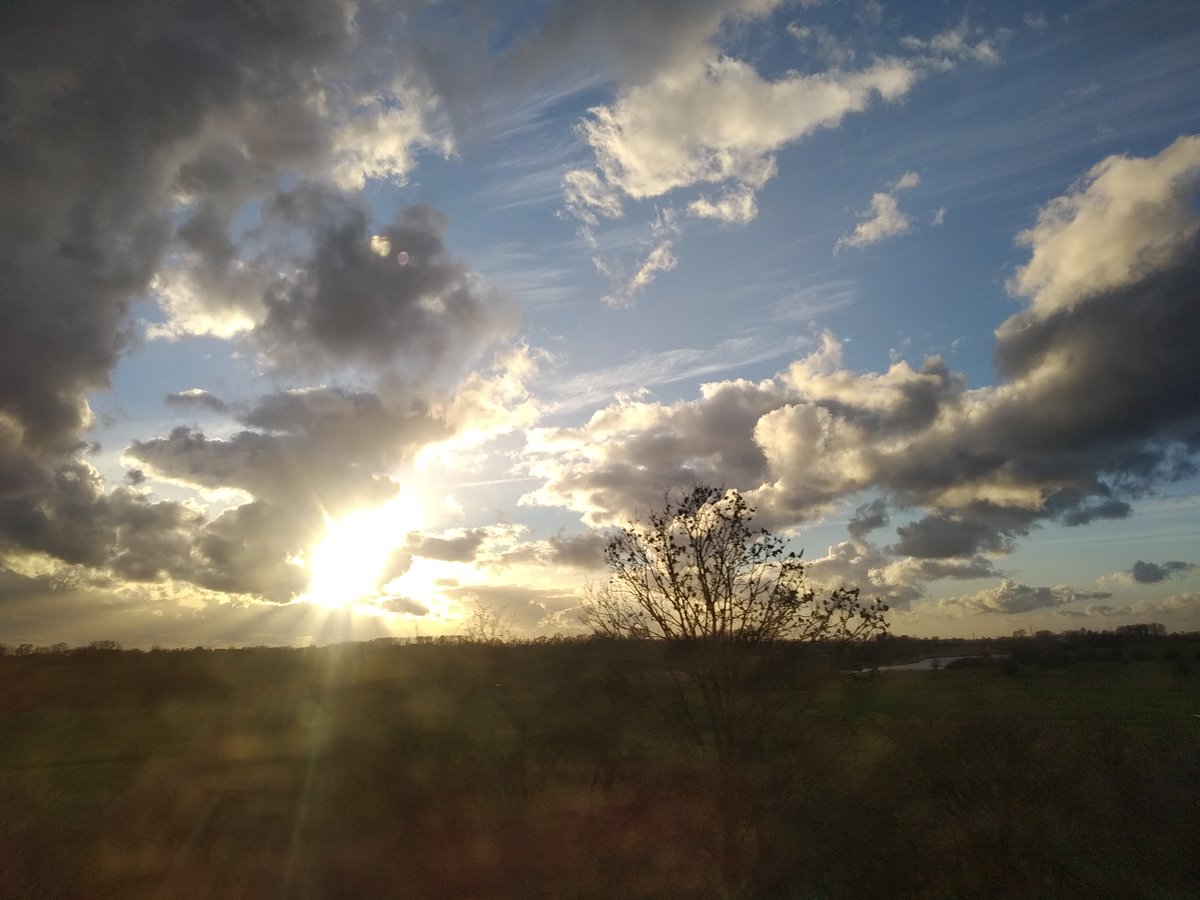 Wie die Märchentherapie hilft - entdecke es mit dem Märchenzitat und der Heilkraft der 7 Urbilder des Lebens.
maerchentherapie7.wordpress.com