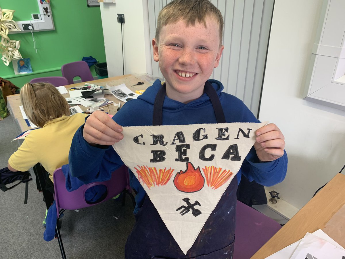 DeputyDCooper's tweet photo. #TaliesinRPS had a wonderful workshop with Emma and Louise from the @orielmyrddin gallery today as they learned about the history of the Rebecca Riots and prepared bunting for the ‘Cragen Beca’ parade in @carmarthen on the 1st May. #HumRPS #EARPS #ECCRPS #EICRPS 🏴󠁧󠁢󠁷󠁬󠁳󠁿 @CarmsCouncil https://t.co/FjOi22al0M