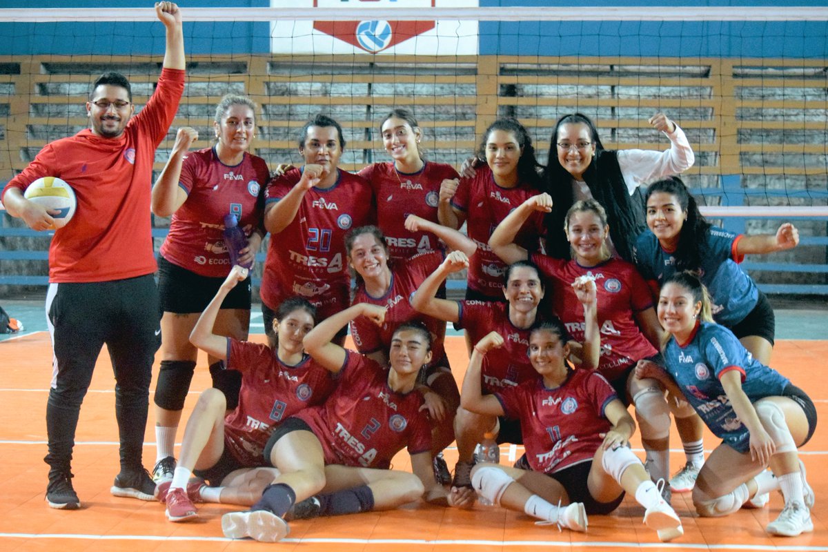 VoleyPellegrini's tweet photo. 📸 Aquí les dejo algunas fotos de unas lindas finalistas... 😜🇳🇱🏐

#ADNPellegrini 🇳🇱
#VamosTricolor 🏐👏 https://t.co/2Zl1bQRurz