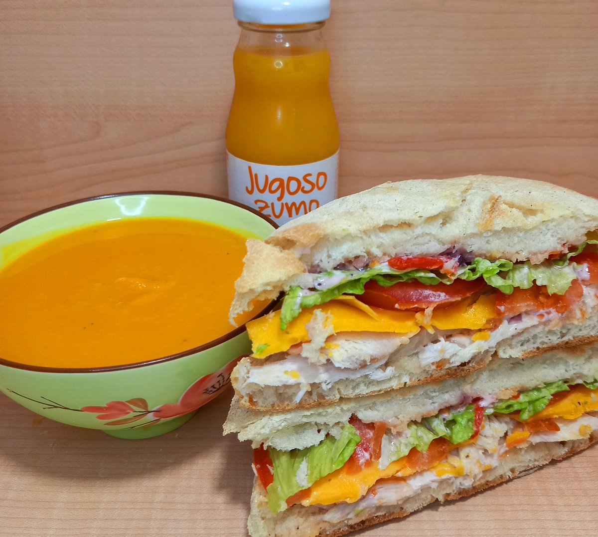 gourmad4's tweet photo. Nuestro #menu más popular, EL DOBLE. Crema casera, cualquier de nuestras #sandwiches o #hamburguesas, más una bebida (zumo, agua, cocacola o cerveza). Solo €9,50. También disponible en #Glovo &amp; #JustEat 
#madridmola #DiaDelTaco #Madrid #FelizMartesATodos #FelizMiercoles https://t.co/lMu2B0T3sh
