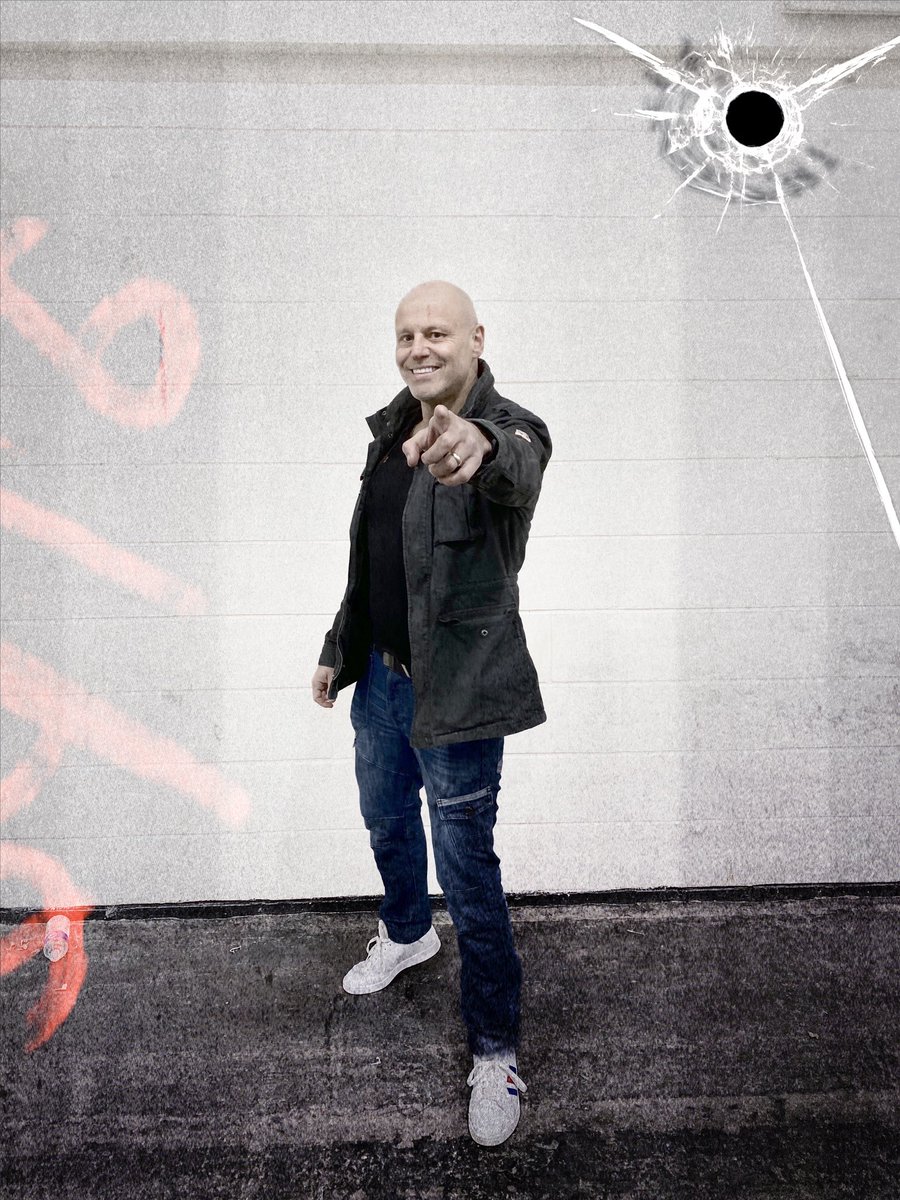 BradBurton's tweet photo. If I go back far enough I’ll find something questionable about your life. 

You’ve already paid the price, it’s now time to look forward, to your future. 

#Lifemaker may well be your answer. 

The past has passed.

Afternoon. #Braddism https://t.co/cWia9zWmn5