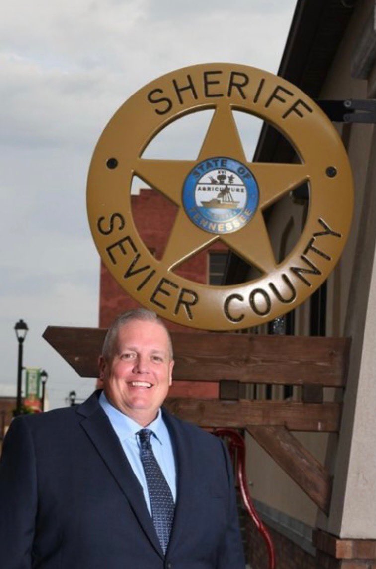 Hodges_Sheriff's tweet photo. We are hosting a Meet &amp; Greet Breakfast next Tuesday, April 12th at Holston’s Kitchen on Dolly Parton Parkway in Sevierville. Stop by anytime from 7:30am - 9:30am for some delicious breakfast on us. We look forward to seeing you! https://t.co/7oFmcRpqu1