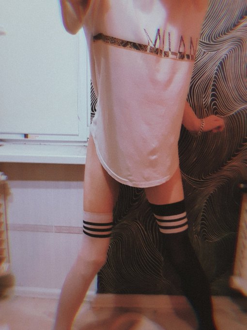Balance??
At the link in the profile you can find more pics with this beautiful girl?
#trans #femboy