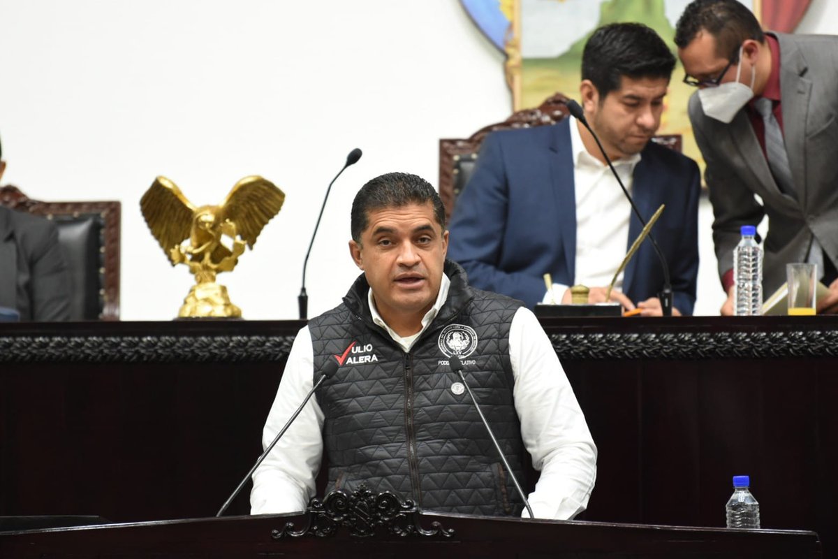 CongresoHidalgo's tweet photo. El diputado @jmvalerapiedras presenta la iniciativa con proyecto de decreto que modifica la Ley Orgánica Municipal para el Estado de Hidalgo, para contar con calles seguras para las mujeres y niñas https://t.co/vEYmGu0wXq