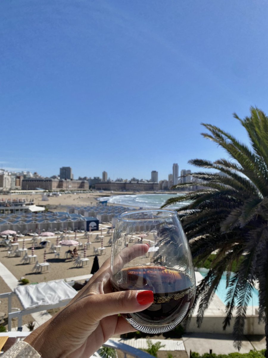Mozo! Se me metió esta postal marplatense en mi almuerzo. 

<a href="/MarDelPlataARG/">Mar del Plata</a> <a href="/mardelplata/">Turismo Mar del Plata</a> @MardelMiCiudad