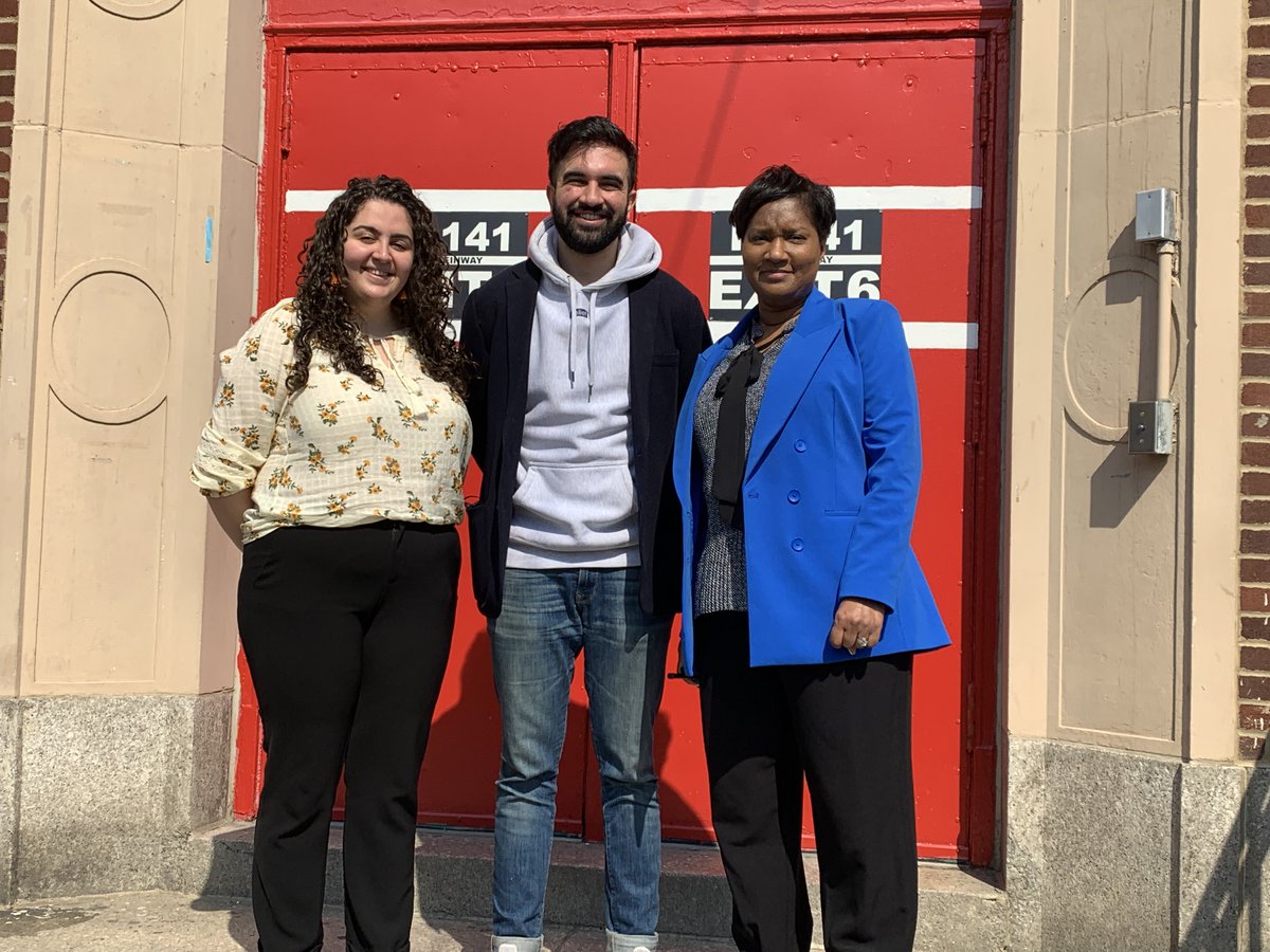 ZohranKMamdani's tweet photo. It was lovely to get a tour of @steinway141 with Principal Williams.

Ayat and I had a great time learning more about how our office can work with our neighborhood schools! https://t.co/CABfqvJqsw