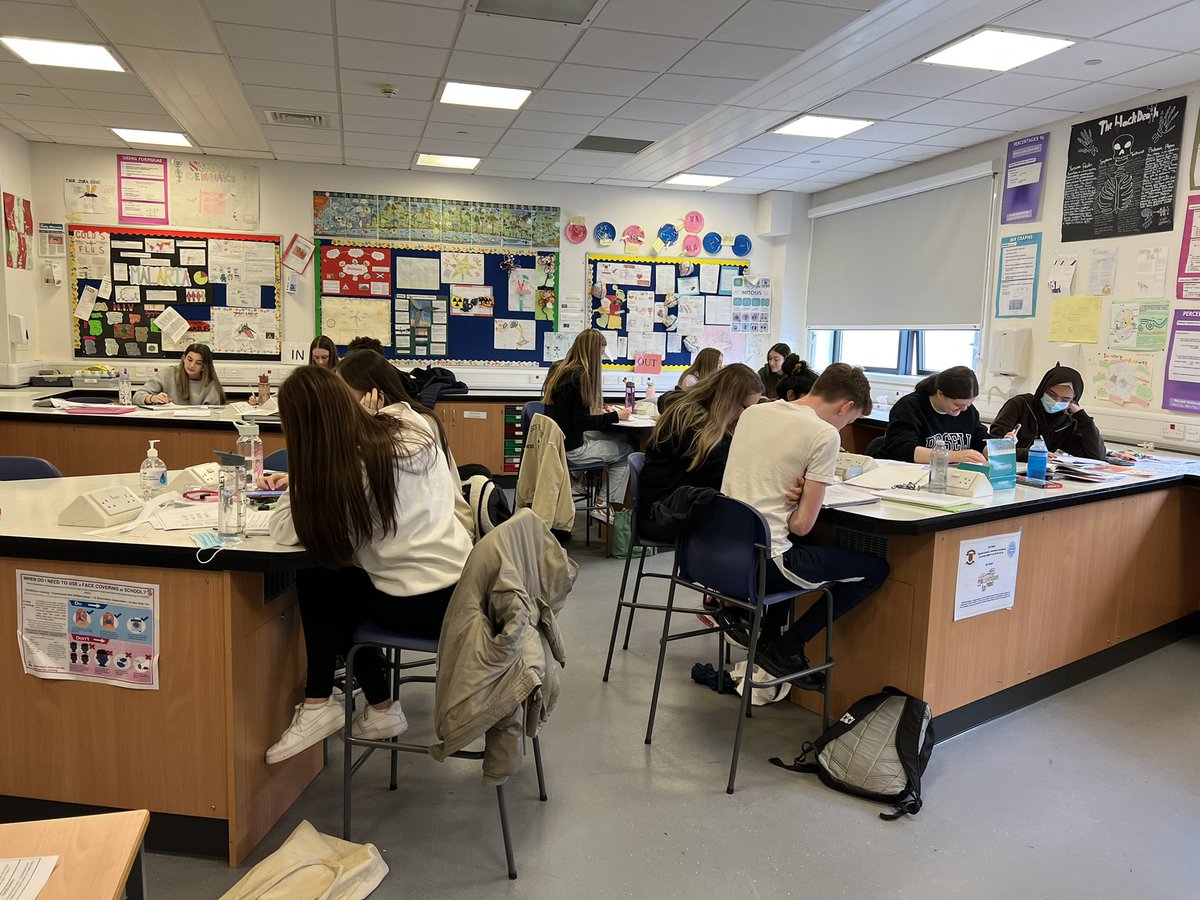 Biology_BearsdenAC tweet media