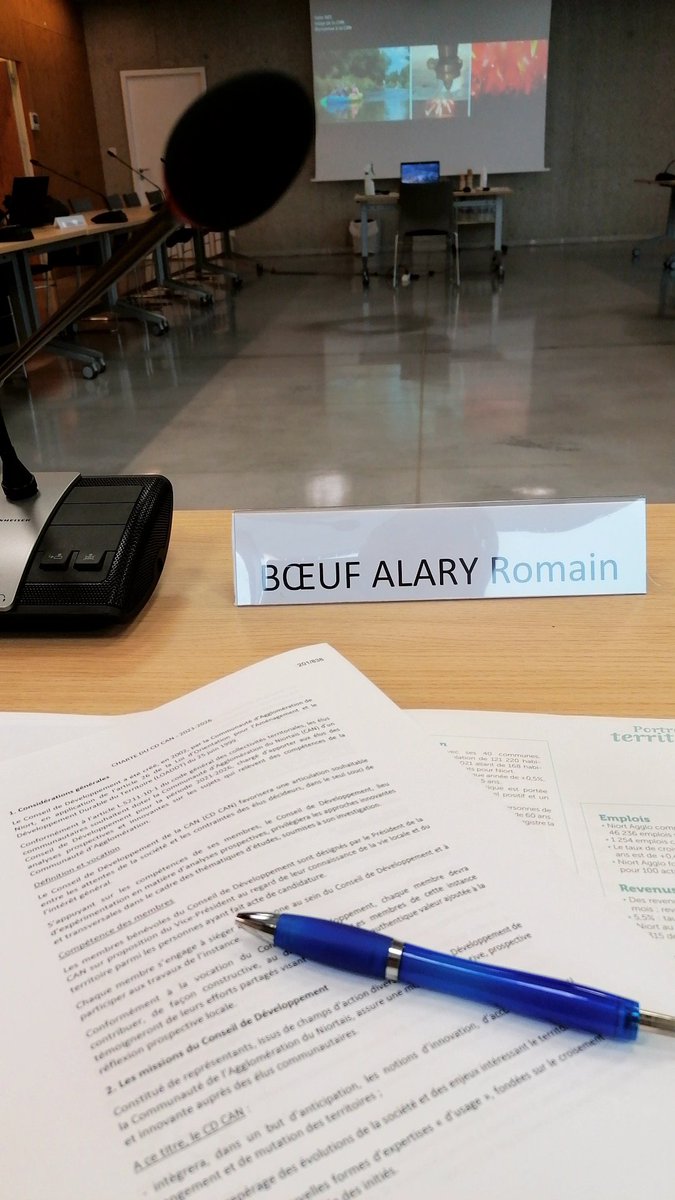 RBoeufAlary's tweet photo. Réunion plénière du Conseil de développement de @NiortAgglo ce soir. Au boulot ! 💪 #Niort #CDCAN #NiortAgglo https://t.co/P2Y7h8UKNt