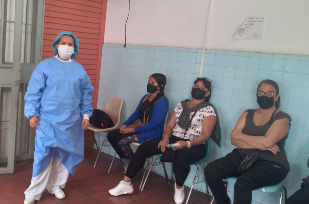 IVSSELCUARTEL's tweet photo. #Ayer | El de hoy se llevo acabo Por parte de nuestro personal de enfermería charla ofrecida a nuestros pacientes sobre La prevención de Varices y Úlceras isquémicas @NicolasMaduro @MagaGutierrezV @ivssoficial #VenezuelaTierraDePaz https://t.co/tFXiT7s4F3