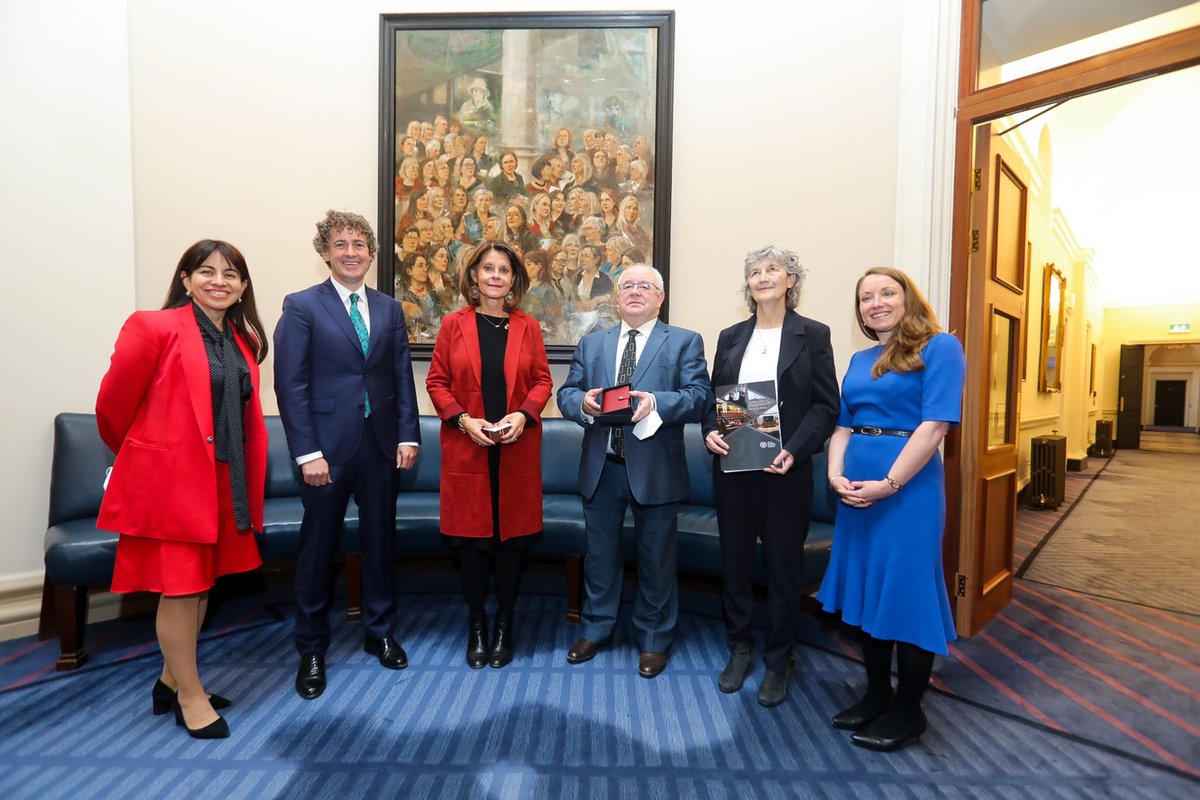 OireachtasNews's tweet photo. Earlier today, the Ceann Comhairle & Leas-Cheann Comhairle of the #Dáil and the Cathaoirleach of the #Seanad welcomed H.E. Marta Lucía Ramírez Blanco, Vice President and Foreign Minister of Colombia, to Leinster House. 🇨🇴🇮🇪#seeforyouself https://t.co/MmWGqcBLj2