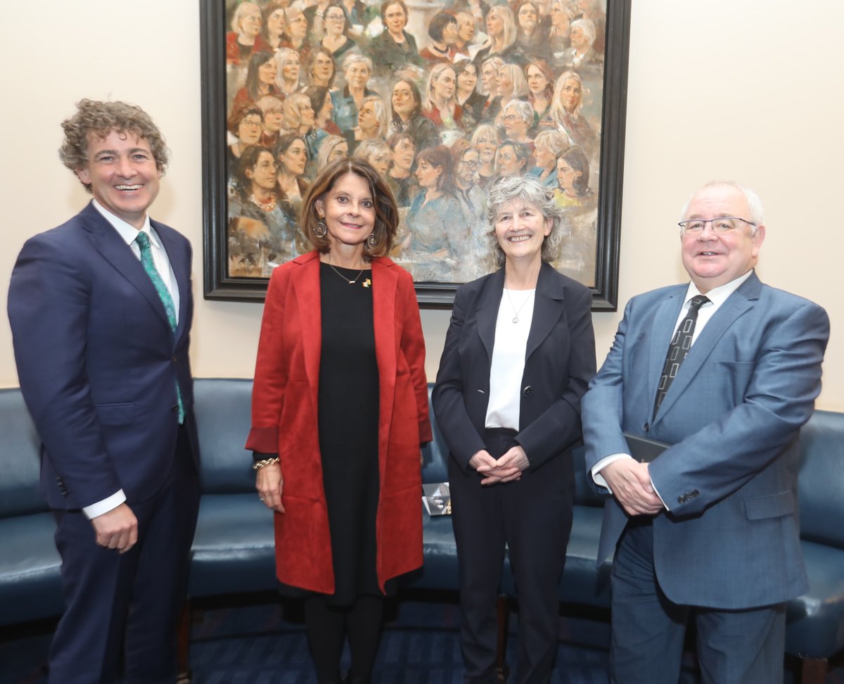 OireachtasNews's tweet photo. Earlier today, the Ceann Comhairle & Leas-Cheann Comhairle of the #Dáil and the Cathaoirleach of the #Seanad welcomed H.E. Marta Lucía Ramírez Blanco, Vice President and Foreign Minister of Colombia, to Leinster House. 🇨🇴🇮🇪#seeforyouself https://t.co/MmWGqcBLj2