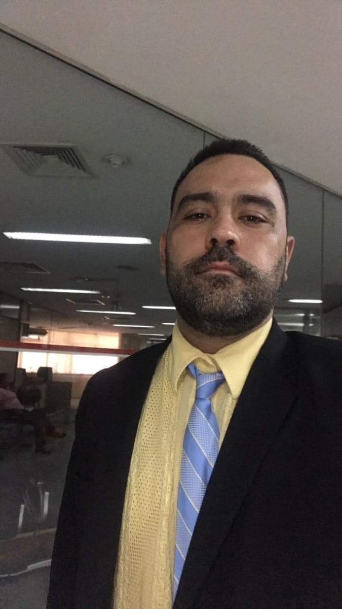 ivanzukich9's tweet photo. Gente solidaria y comprensiva de Twitter, por favor RT hasta llegar a las autoridades correspondientes.
Le pasó a la hermana de un amigo, y éste impresentable "abogado" merece CÁRCEL. Encima ya saben de que partido es...
#NiUnaMenos @MinPublicoPy @policia_py @minmujerpy https://t.co/PWBsMBaez0