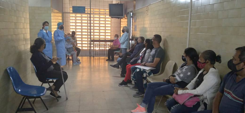 IVSSELCUARTEL's tweet photo. #Ayer | El de hoy se llevo acabo por parte de nuestro personal de Enfermería una charla Impartida a nuestros usuarios sobre Riesgo Nutricional en Pacientes con Tuberculosis Pulmonar @NicolasMaduro @MagaGutierrezV @ivssoficial #VenezuelaTierraDePaz https://t.co/JuKfGlikXY