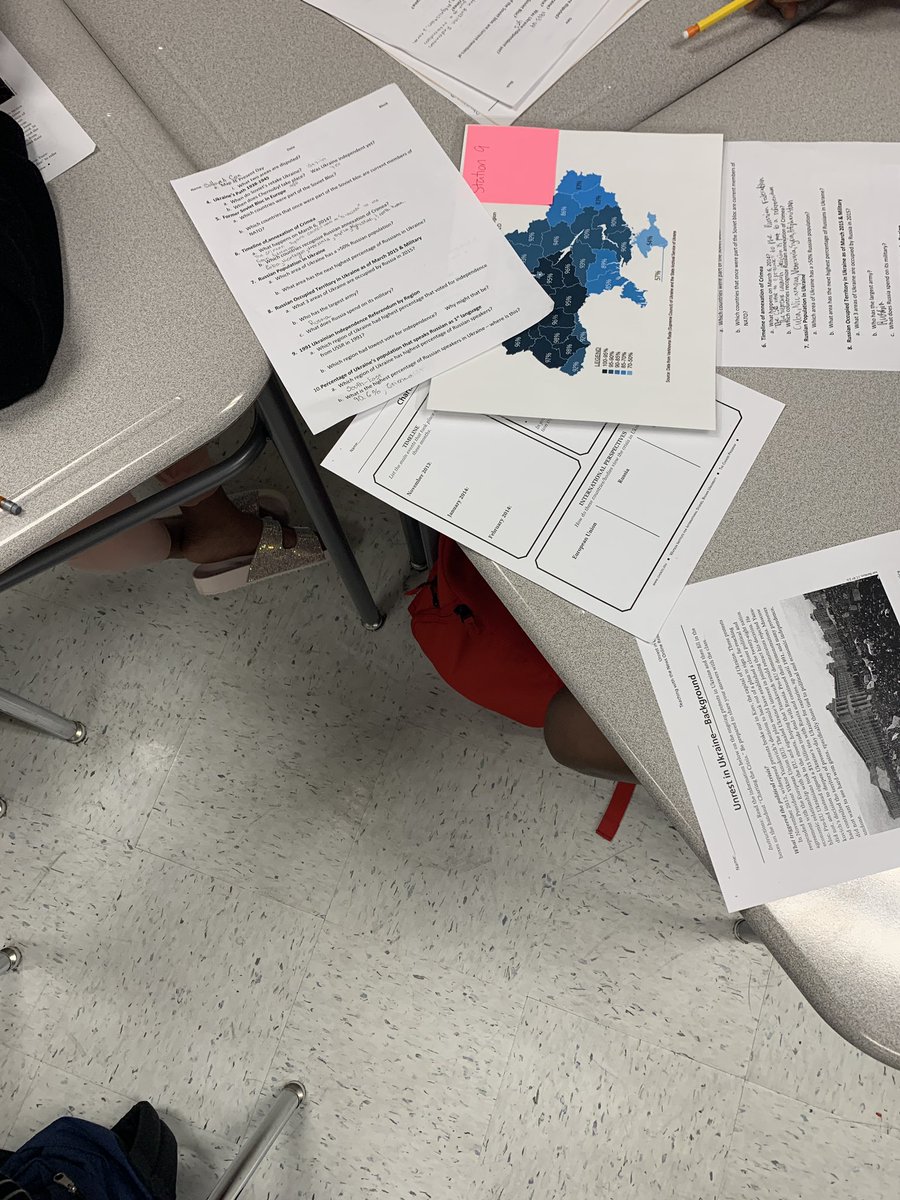 KGsocialstudies's tweet photo. World geo students exploring history of Ukraine crisis using maps and Brown Univ Choices lesson @rlosbornehs @Cobb_SS @ChoicesProgram @jennifer_leeser @missfolkmath @stovallscience https://t.co/lZTIgxUJxe