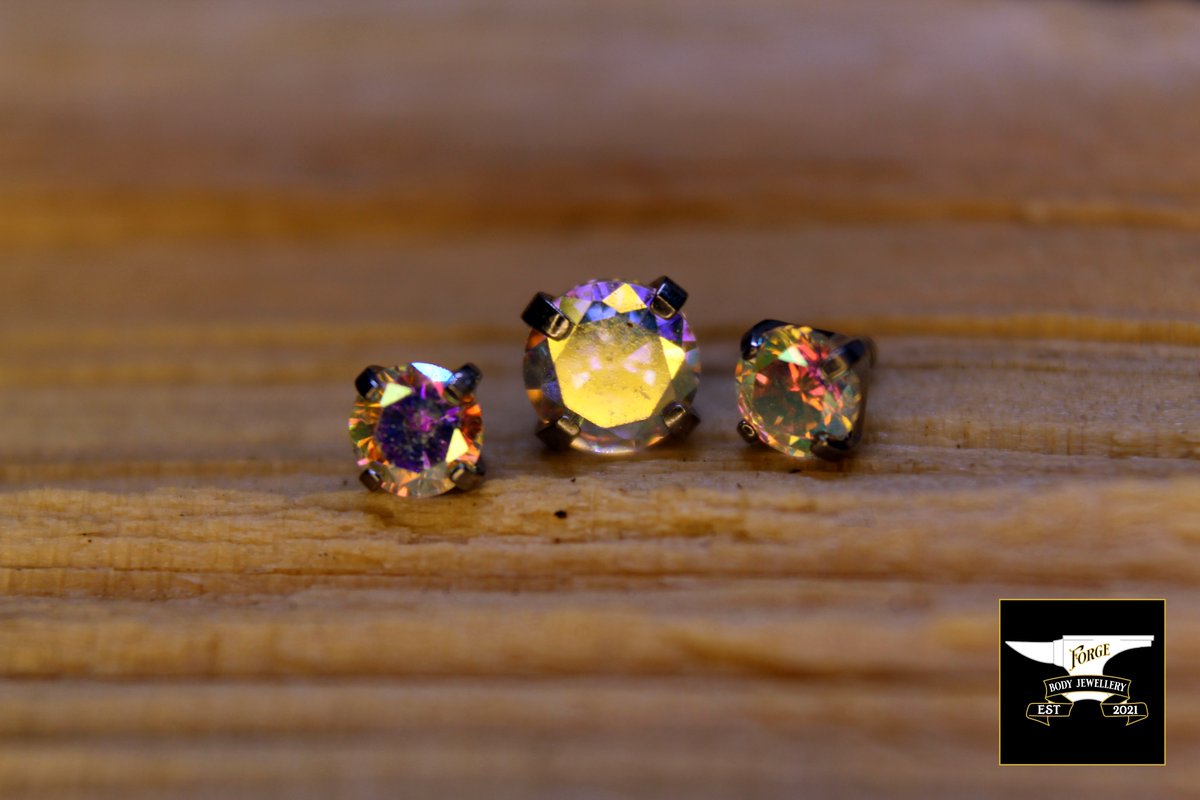 Forge_Jewellery's tweet photo. Todays collection of photographs comes from the stunning and affordable QualiTi range. 
Titanium Classic Ball Trio 16G Internally Threaded Attachment Image 
Titanium Aurora Claw Set Internally Threaded Attachment (3mm + 4mm) 
Shop QualiTi Now: https://t.co/ks9gwVFtNk https://t.co/fwIW8LPdVe