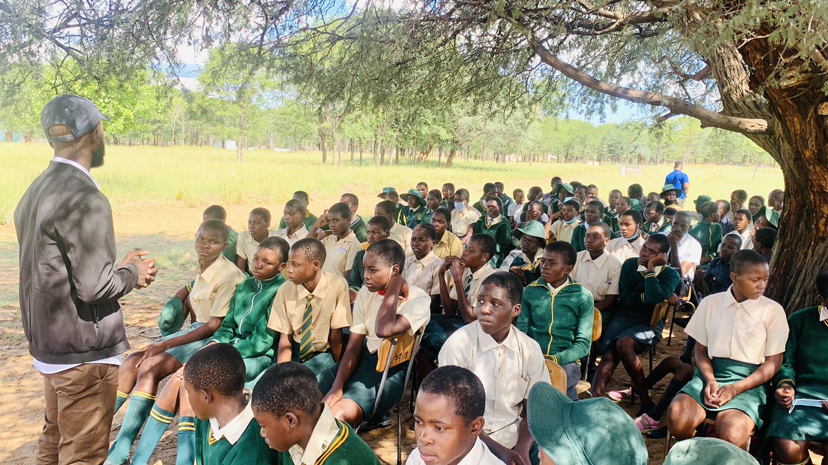 terrymap1's tweet photo. History for me🙏🏿❤️. 900 + km from Village 6 to be with these guys in deep down e Tsholotsho. Hours of having a chat between Rural folks 🙏🏿❤️. I’m honored. Thank you for the warmest blessings. God bless you🙏🏿🙏🏿 https://t.co/ayB0oKS0f2