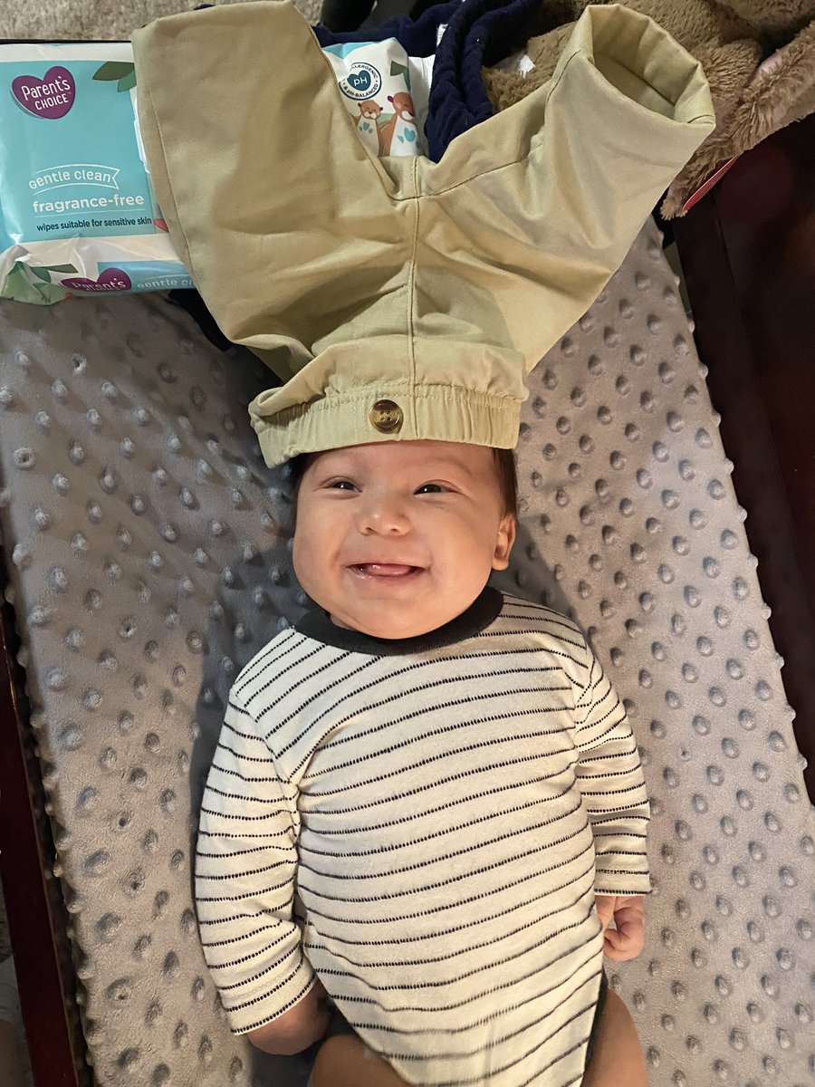 charlierosaa's tweet photo. Here’s 4 pictures of my twin smiling :)🤍 https://t.co/PtEVXNbUcF