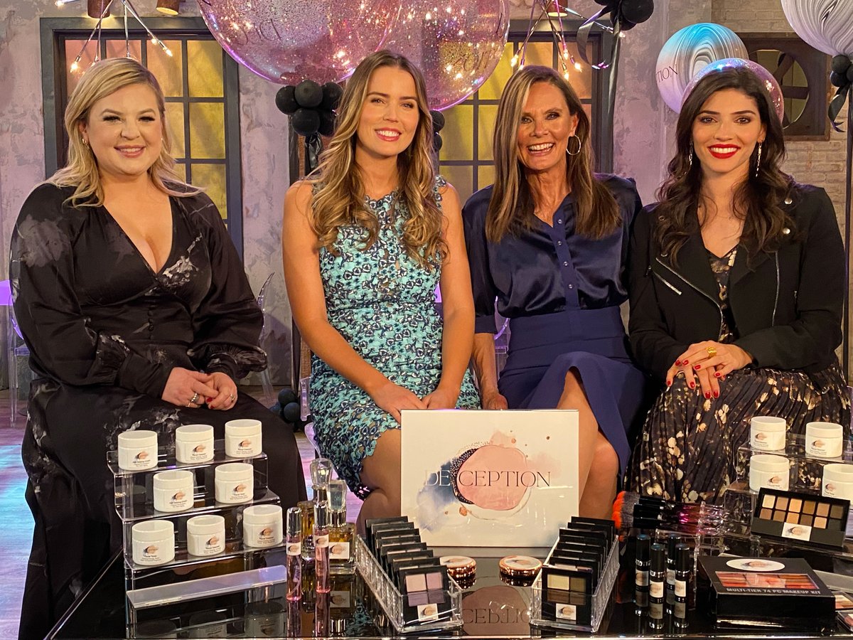 GeneralHospital's tweet image. Deception's IPO launch went off without a hitch and Lucy couldn't have revived her company without the help of these amazing women! 💄@teenystweeting @SofiaMattsson1 @TheLynnHerring #AmandaSetton #BehindtheScenes #GH59